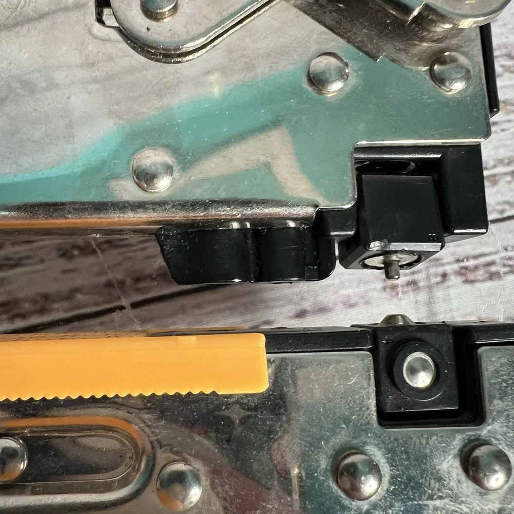 Crop A Dile II Big Bite We R‎ Memory Keepers Hole Punch 6